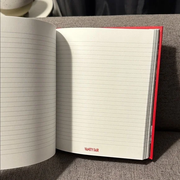 Vanity Fair Red Notes Book - Picture 8 of 9